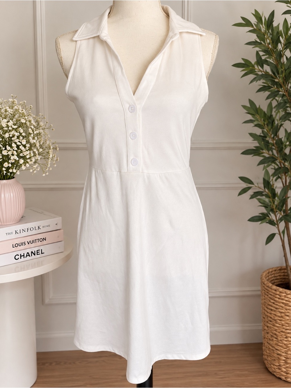 TitleWhite Dress